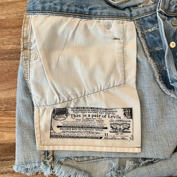 Levi Strauss & CO. Mini shorts w27 - Picture 4 of 9